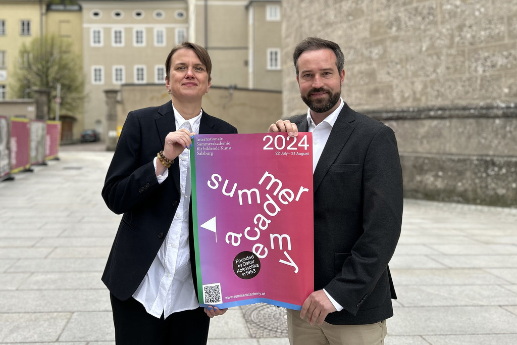 LH-Stv. Stefan Schnöll präsentiert gemeinsam mit Dir. Sophie Goltz das Programm der Internationalen Sommerakademie für bildende Kunst 2024.